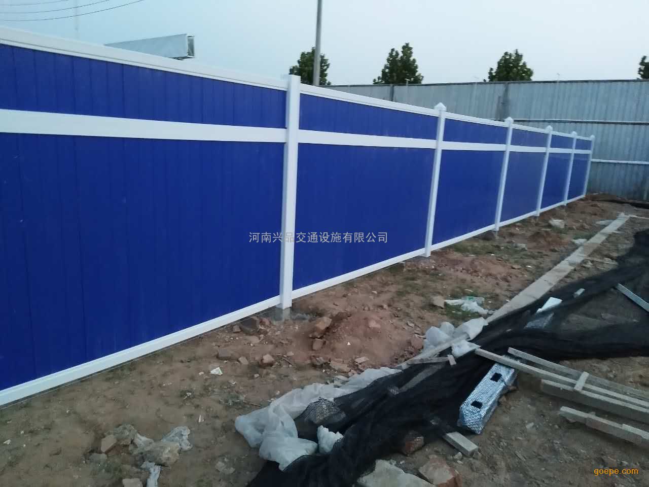兴品厂家直销工地pvc施工围挡 地铁围挡 市政建设彩钢