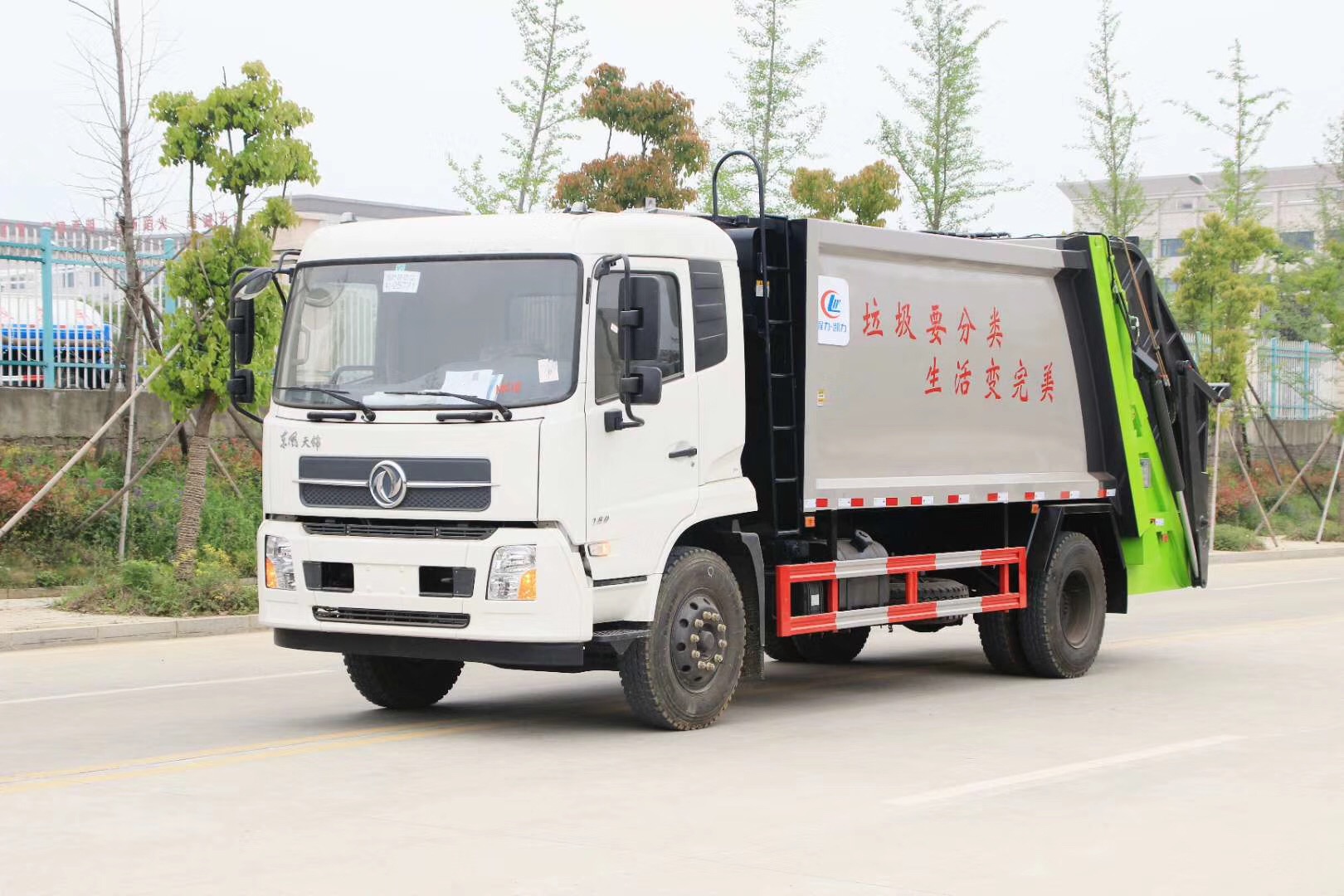 供应东风天锦压缩垃圾车12-14方压缩垃圾车促销价