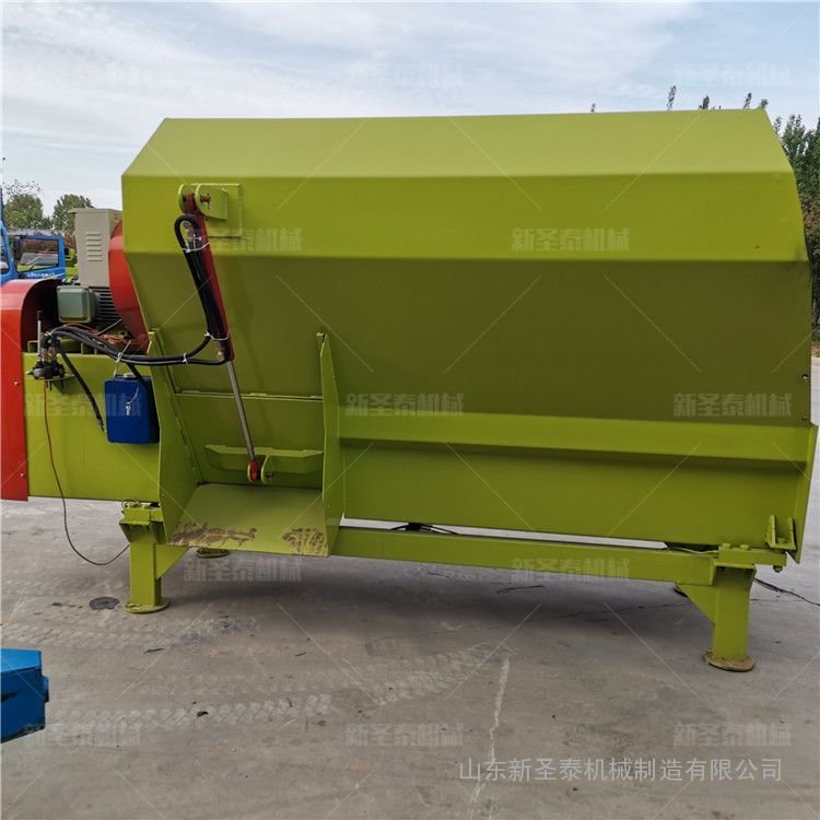 圣泰 柴油机款日粮搅拌机图片 草粉豆柏混料机视频 tmr-5