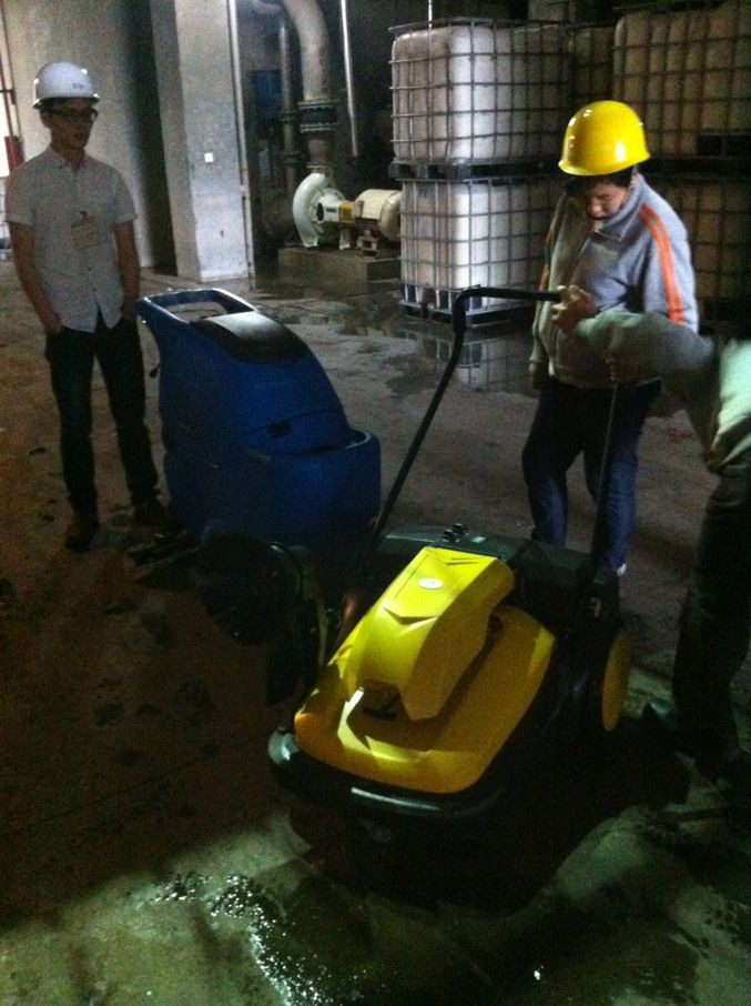 动洗地机,凯达仕工业吸尘器在台湾荣成纸业大