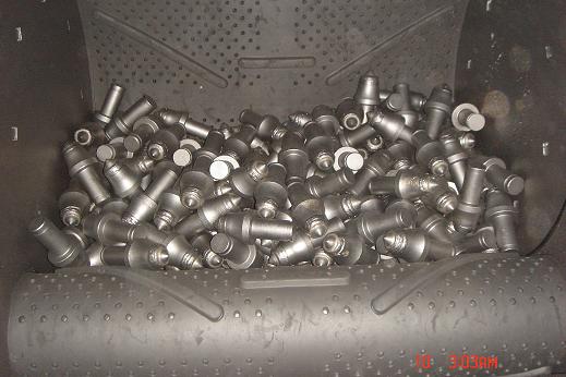 铸造厂专用铸件淸砂机@青岛抛丸清砂机