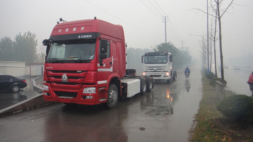 豪沃天然气牵引车1新款板簧2德国曼桥曼车架