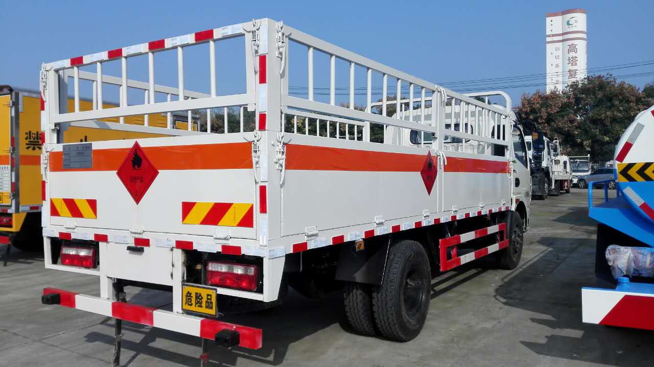 厢长5米气瓶运输车|气站拉100个气瓶的专用二类危险物品运输车