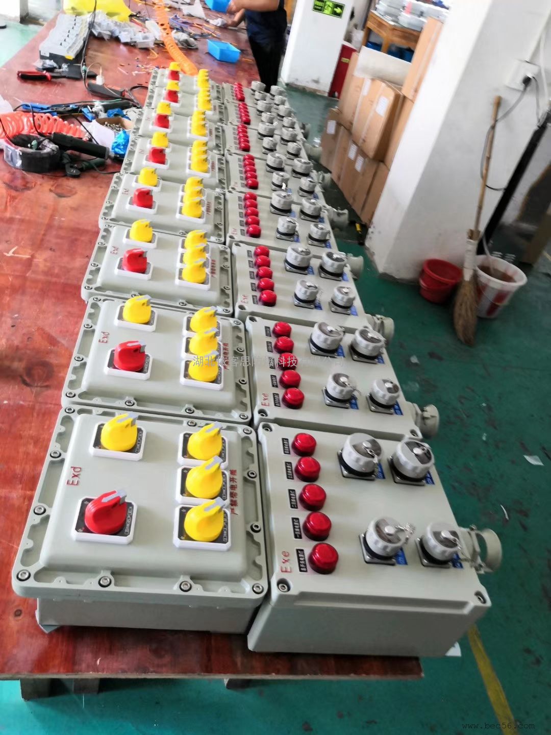 首页 产品展示 防爆电器