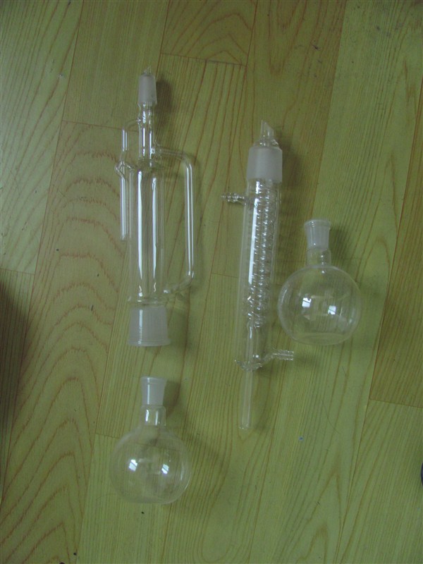 按标准制造,索氏抽提器是由回流冷凝器,提脂管,烧瓶三部分组成