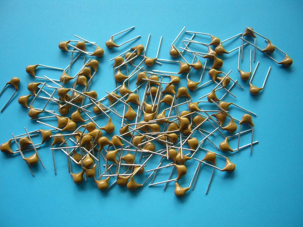 径向引线陶瓷积层电容器独石电容器